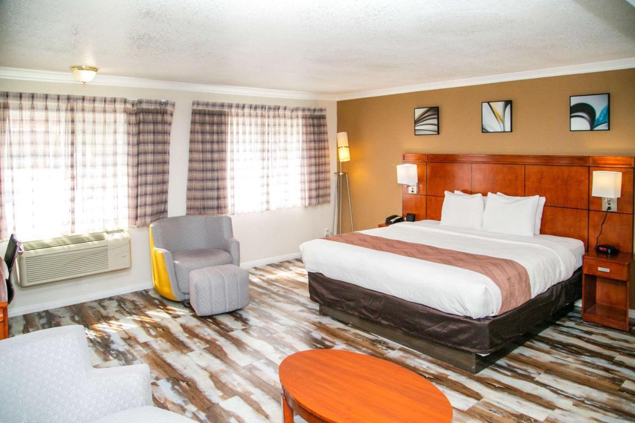 Quality Inn & Suites Thousand Oaks - Us101 Exteriör bild