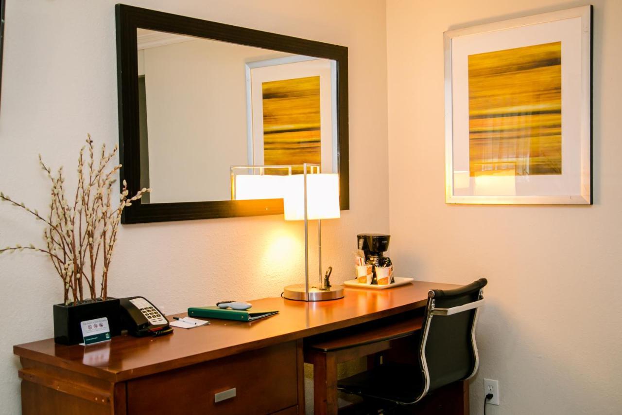 Quality Inn & Suites Thousand Oaks - Us101 Exteriör bild