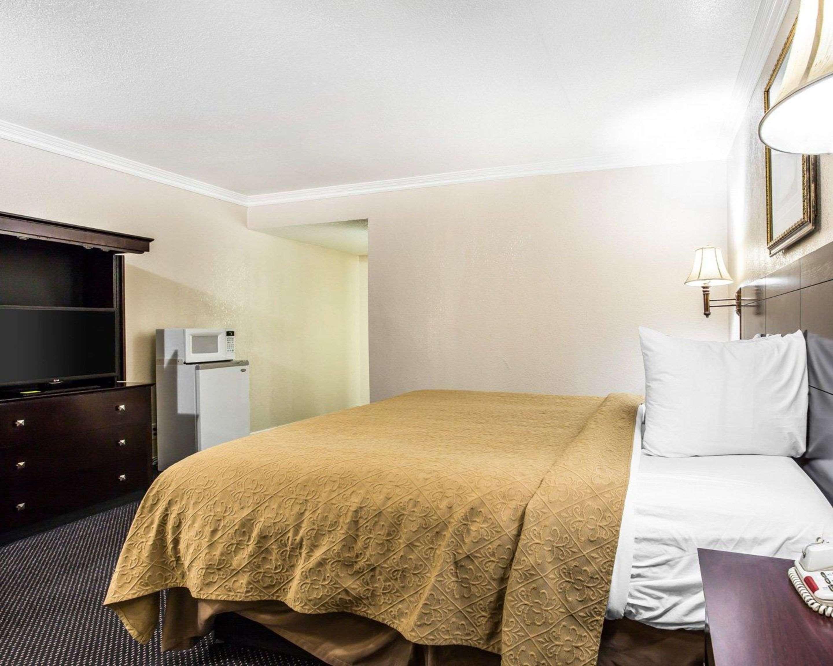 Quality Inn & Suites Thousand Oaks - Us101 Exteriör bild
