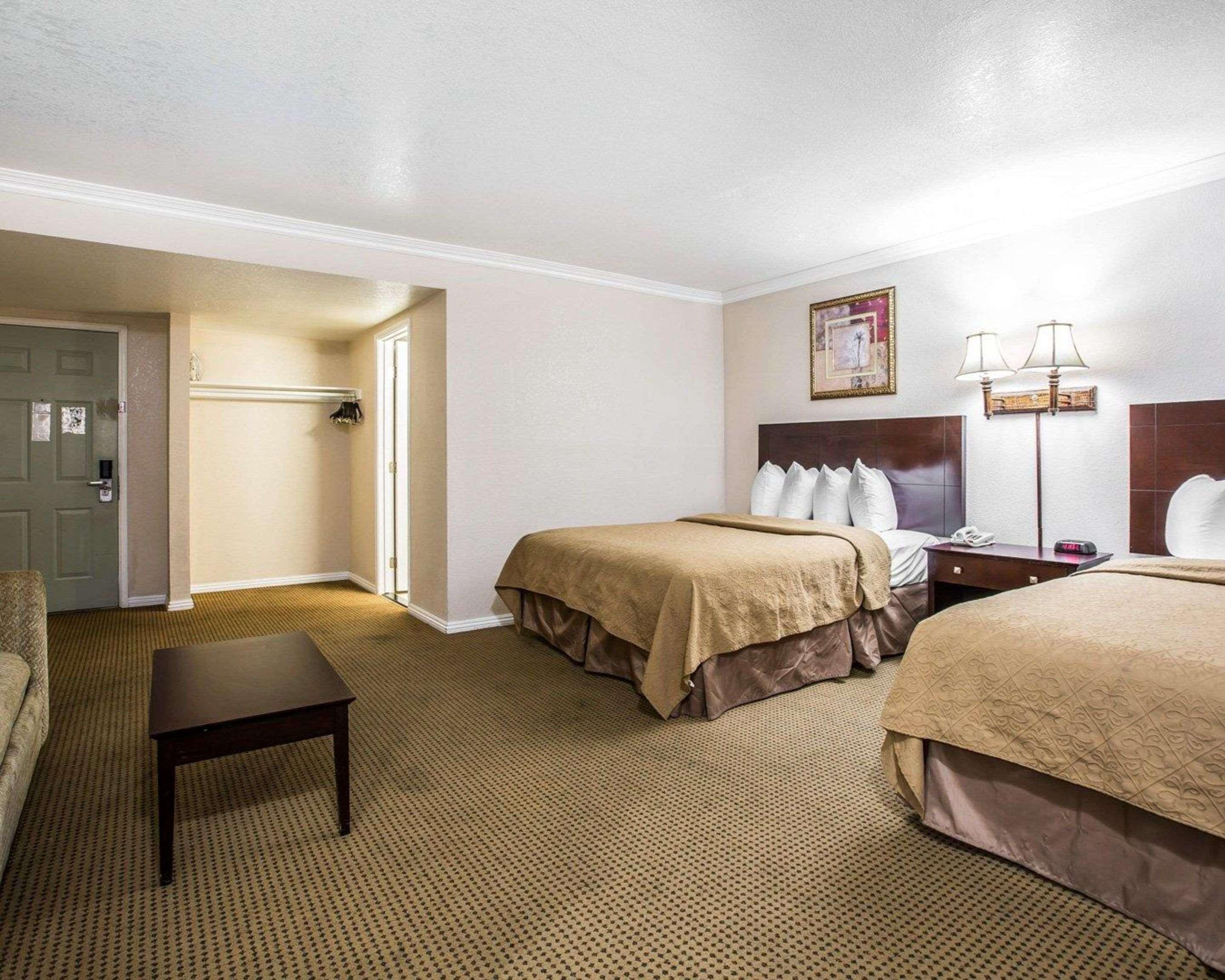 Quality Inn & Suites Thousand Oaks - Us101 Exteriör bild