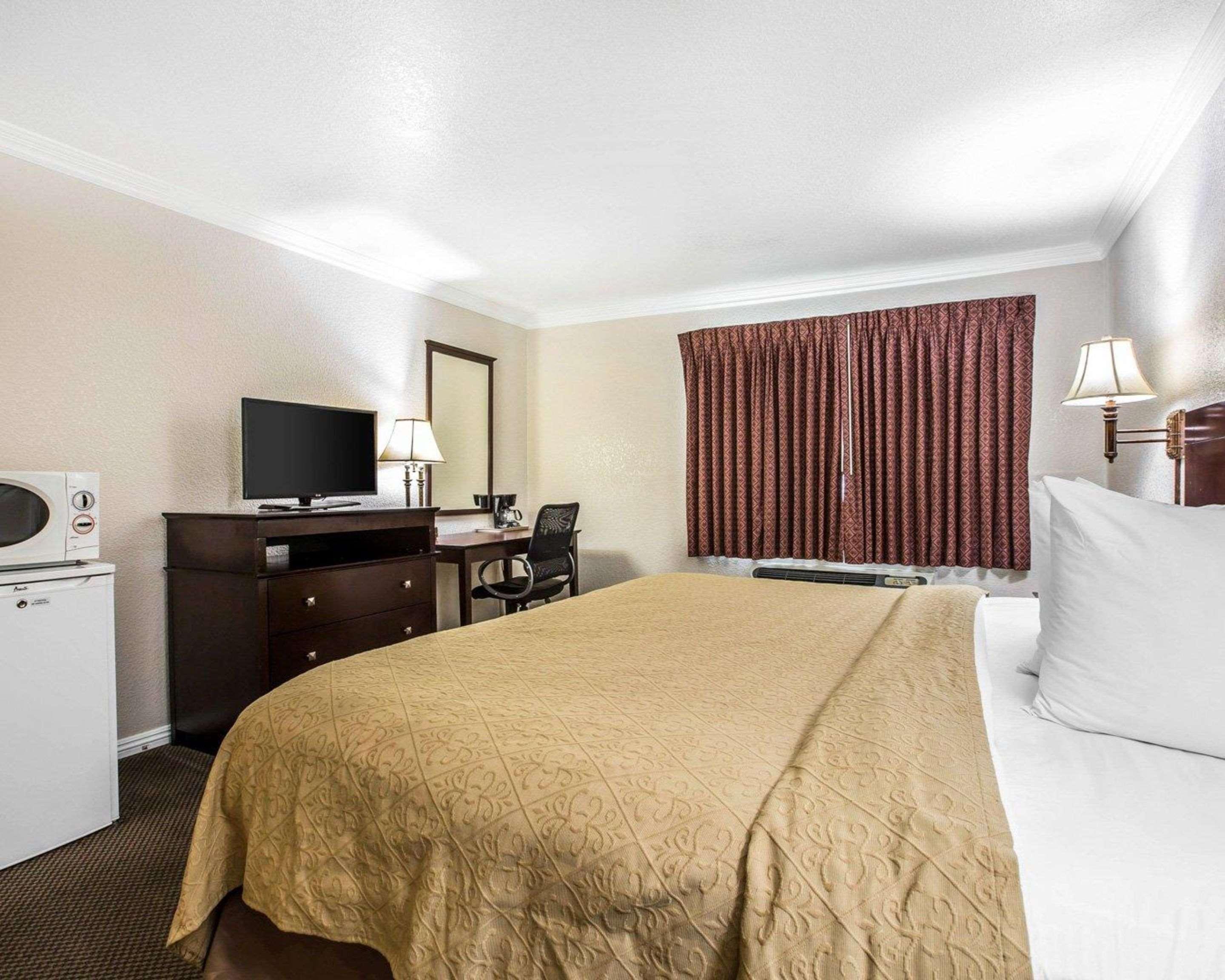 Quality Inn & Suites Thousand Oaks - Us101 Exteriör bild