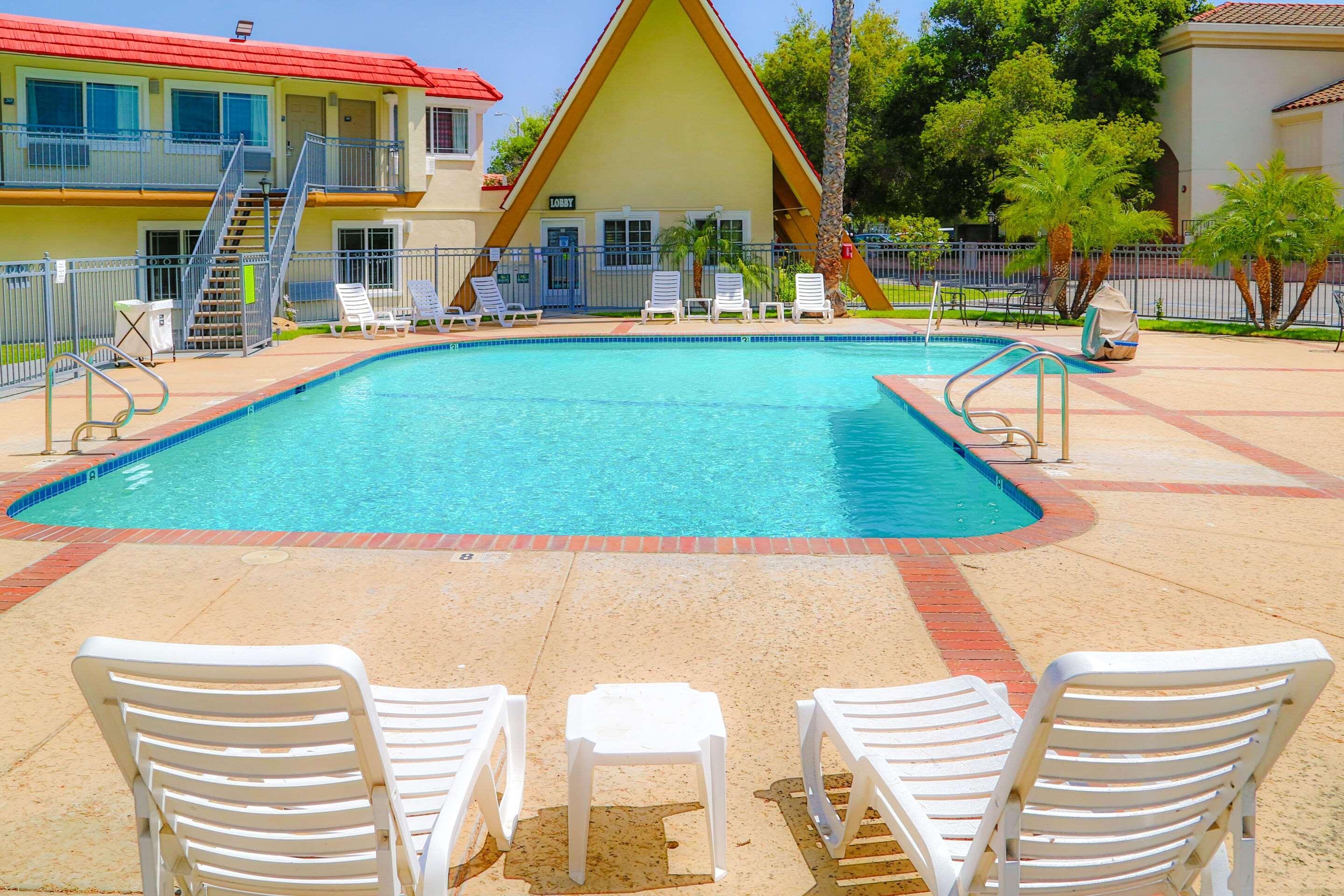 Quality Inn & Suites Thousand Oaks - Us101 Exteriör bild